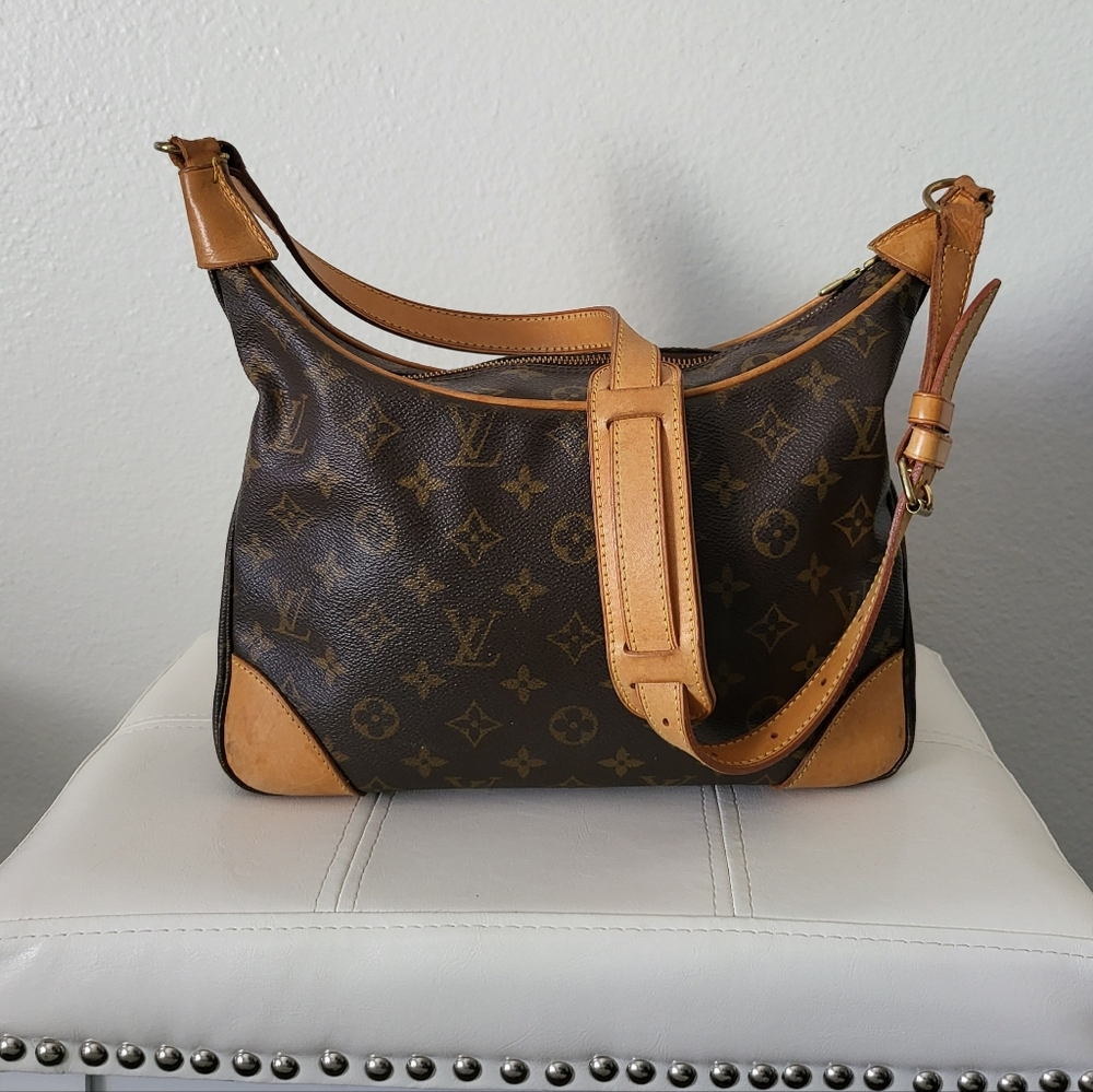 Louis Vuitton purse